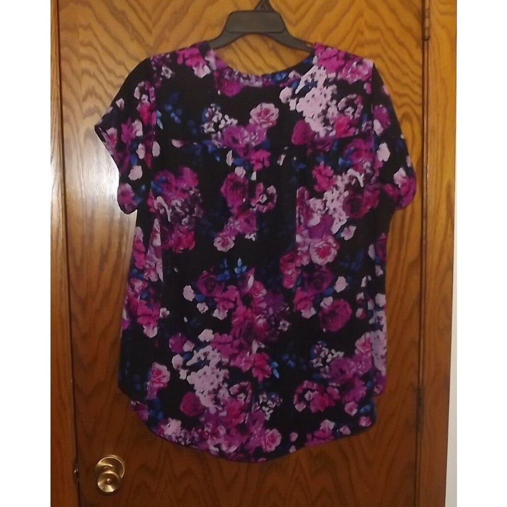 TORRID SUPER SOFT KNITS Rayon Short Sleeve FLORAL T-SHIRT Size 1